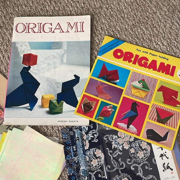 ORIGAMI COLLECTION BOOKS AND  PAPERS - Picture 1 of 6